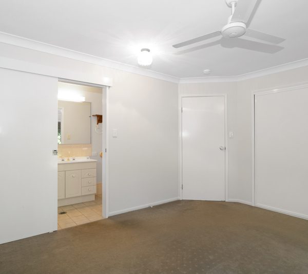 6 Ronnie Court, Rural View, QLD 4740 AUS
