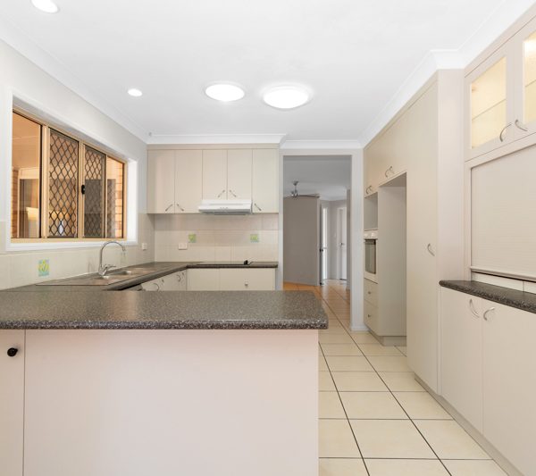 6 Ronnie Court, Rural View, QLD 4740 AUS