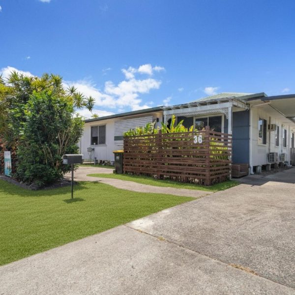36 Adrian Street, West Mackay, QLD 4740 AUS