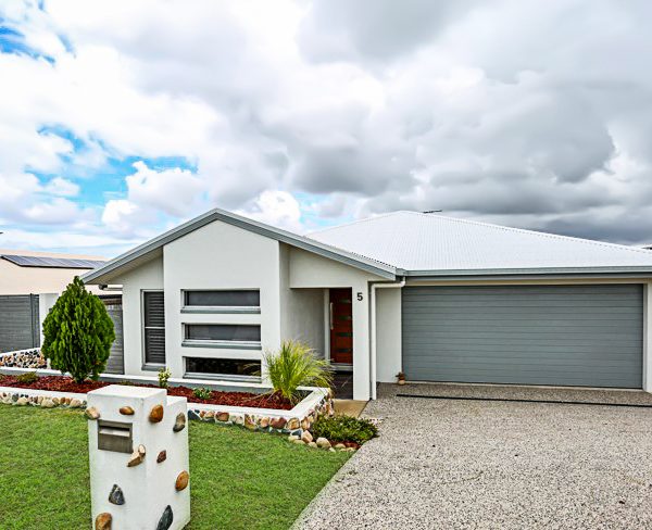 5 Crestridge Avenue, Richmond, QLD 4740 AUS