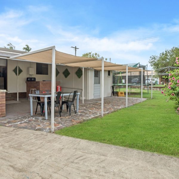 11 Eaglemount Road, Andergrove, QLD 4740 AUS