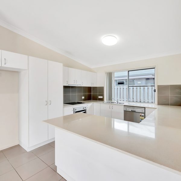 14 Miami Terrace, Blacks Beach, QLD 4740 AUS