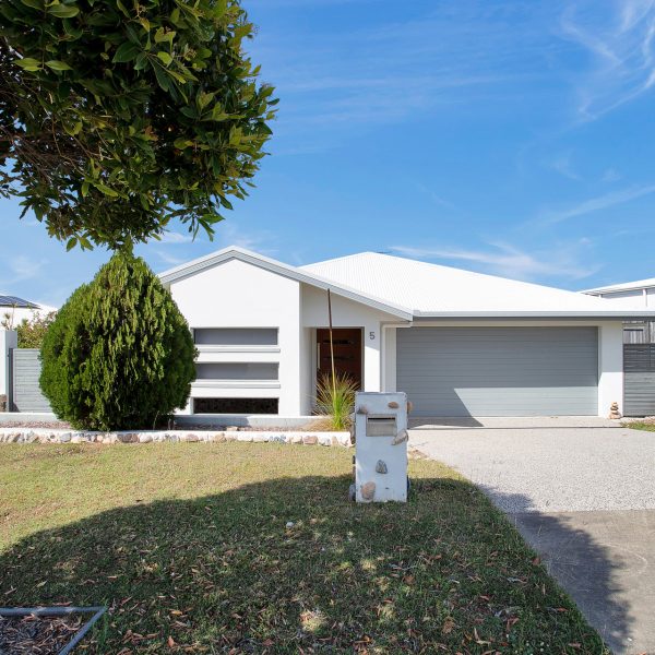 5 Crestridge Avenue, Richmond, QLD 4740 AUS