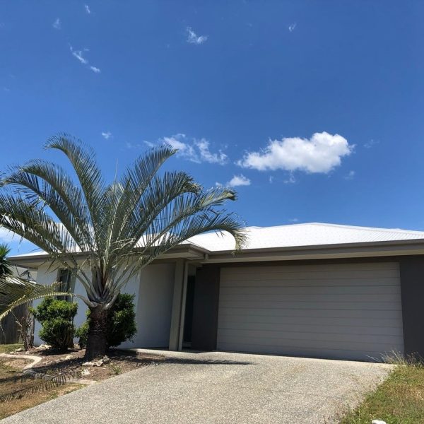 21 Halifax Place, Rural View, QLD 4740 AUS