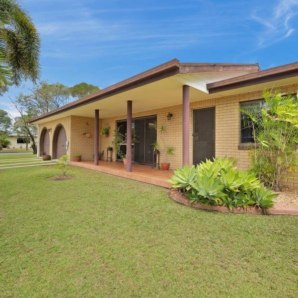 2 Dickens Avenue, Ooralea, QLD 4740 AUS