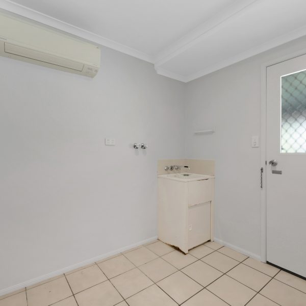 2 Barbat Court, Andergrove, QLD 4740 AUS