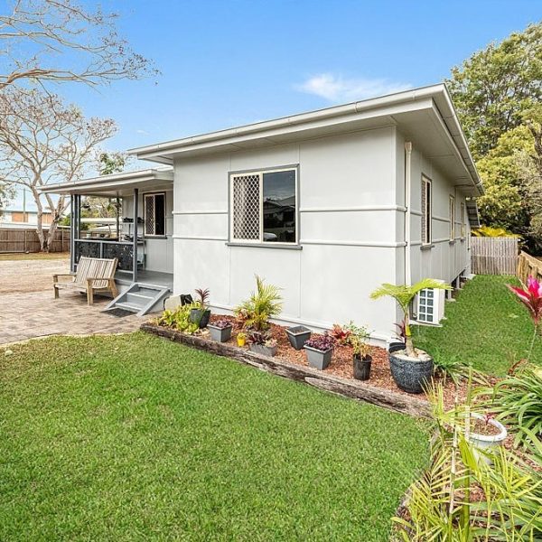 1 Burston Street, North Mackay, QLD 4740 AUS