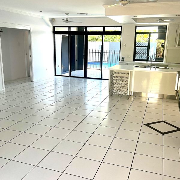 22 Culloden Place, Beaconsfield, QLD 4740 AUS