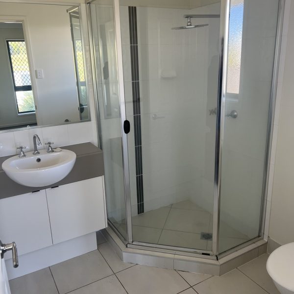 25 Henley Close, Blacks Beach, QLD 4740 AUS