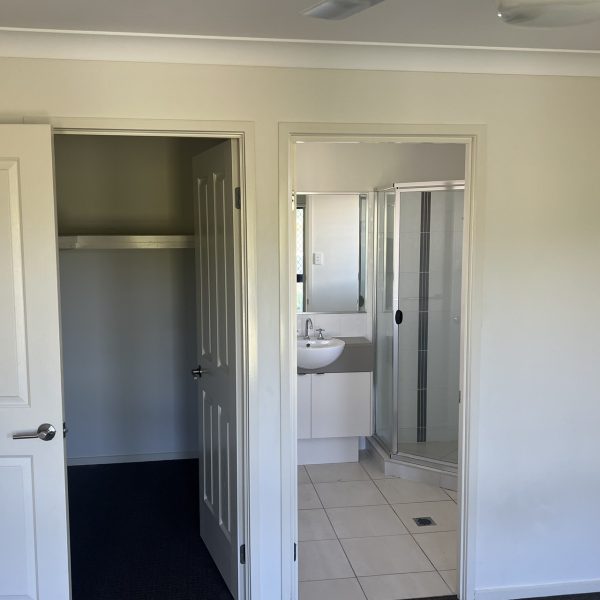 25 Henley Close, Blacks Beach, QLD 4740 AUS