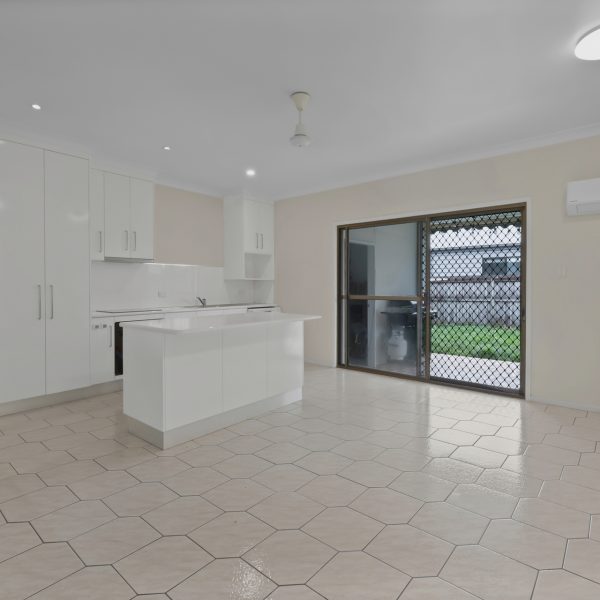 75 Pioneer Street, Glenella, QLD 4740 AUS