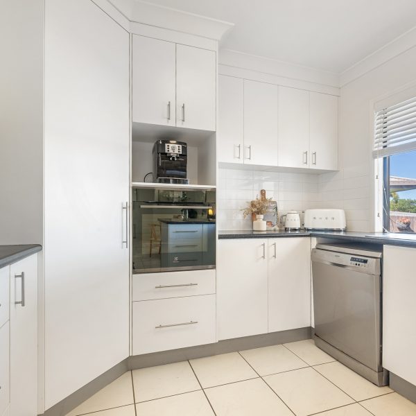 66 Cinnamon Drive, Glenella, QLD 4740 AUS