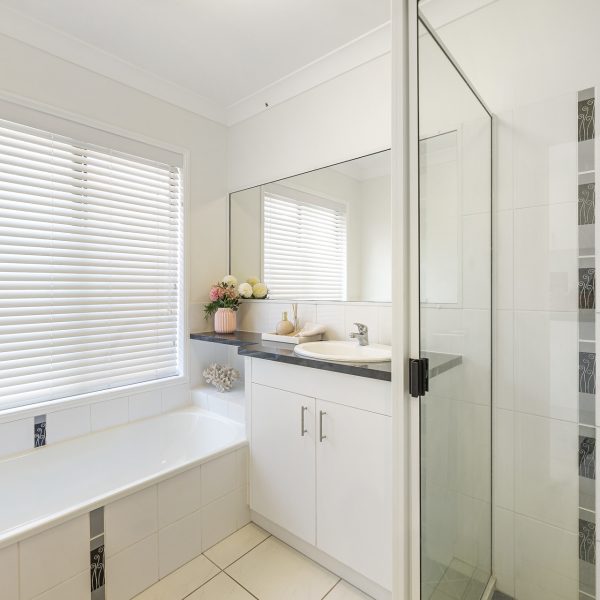 66 Cinnamon Drive, Glenella, QLD 4740 AUS