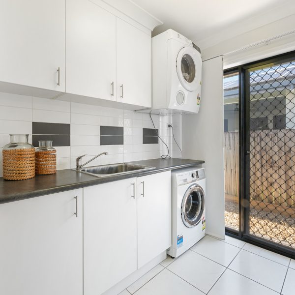 66 Cinnamon Drive, Glenella, QLD 4740 AUS