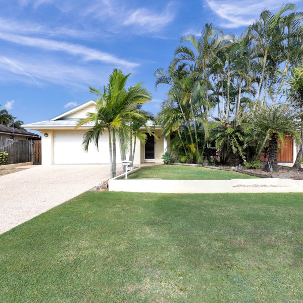 13 Marine Parade, Bucasia, QLD 4750 AUS