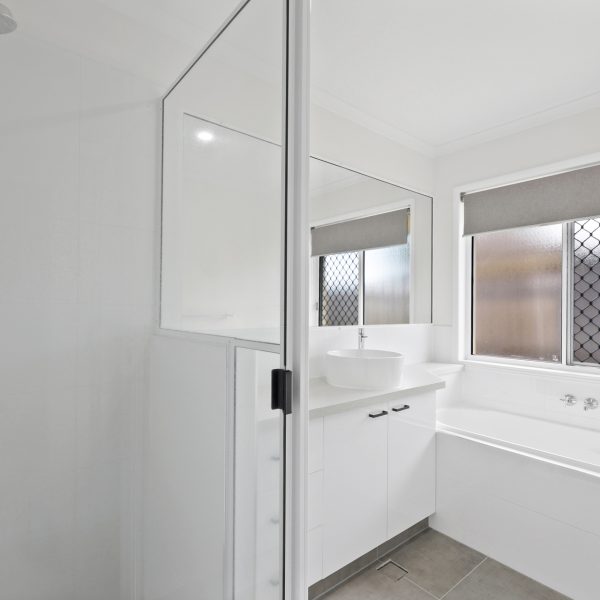 13 Marine Parade, Bucasia, QLD 4750 AUS