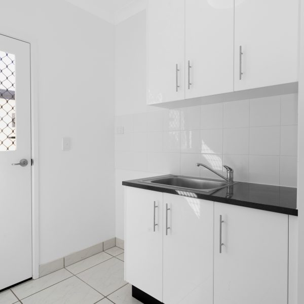 61 Victor Avenue, Glenella, QLD 4740 AUS