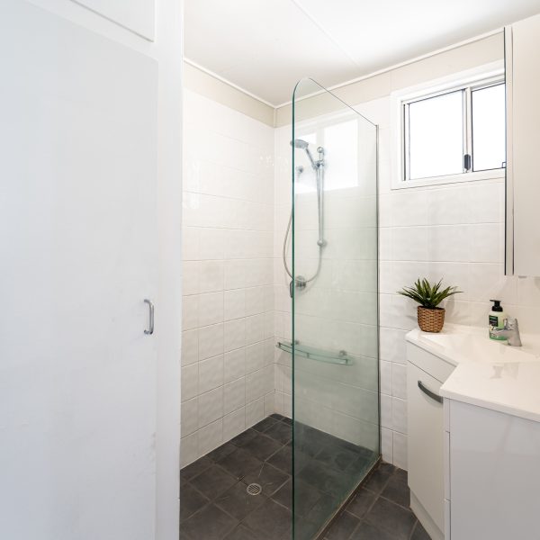15 Cahill Crescent, Rural View, QLD 4740 AUS