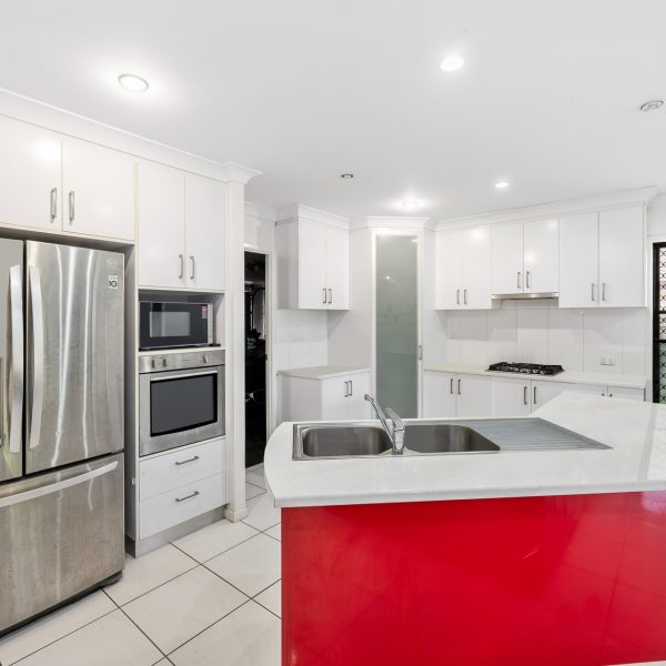 2 Chantilly Court, Glenella, QLD 4740 AUS