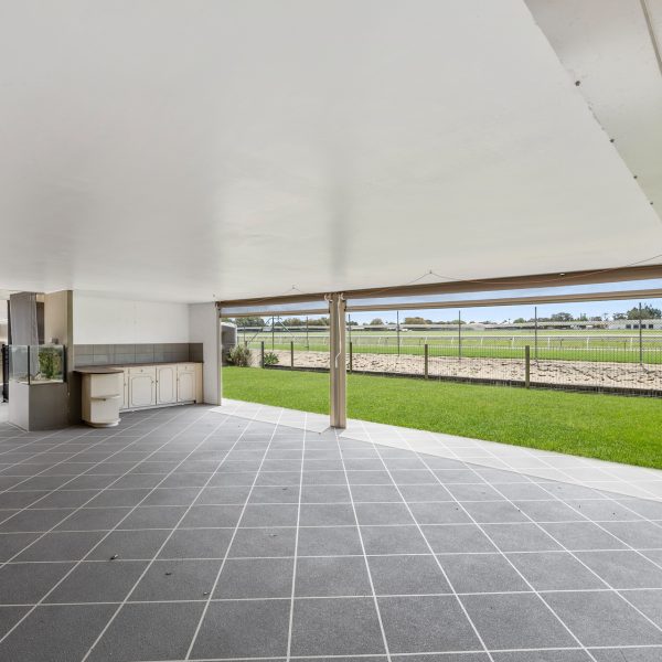 29 Makybe Diva Drive, Ooralea, QLD 4740 AUS