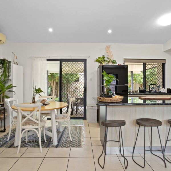 1/10 Coolum Court, Blacks Beach, QLD 4740 AUS