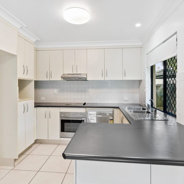 2/11 Tramontana Street, Andergrove, QLD 4740 AUS