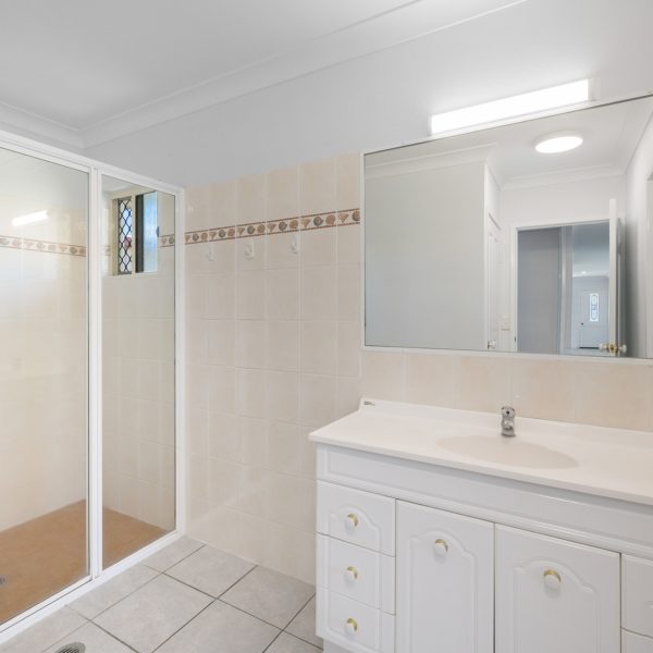 25 Stuart Hindle Drive, Mount Pleasant, QLD 4740 AUS