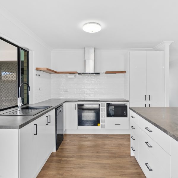 24 McHugh Street, Rural View, QLD 4740 AUS
