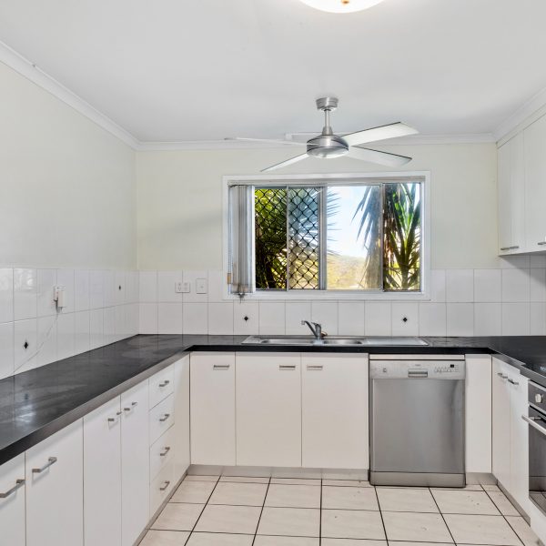 8 Charles Hodge Avenue, Mount Pleasant, QLD 4740 AUS