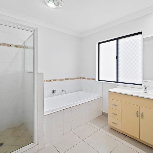 1 Peacock Place, Marian, QLD 4753 AUS