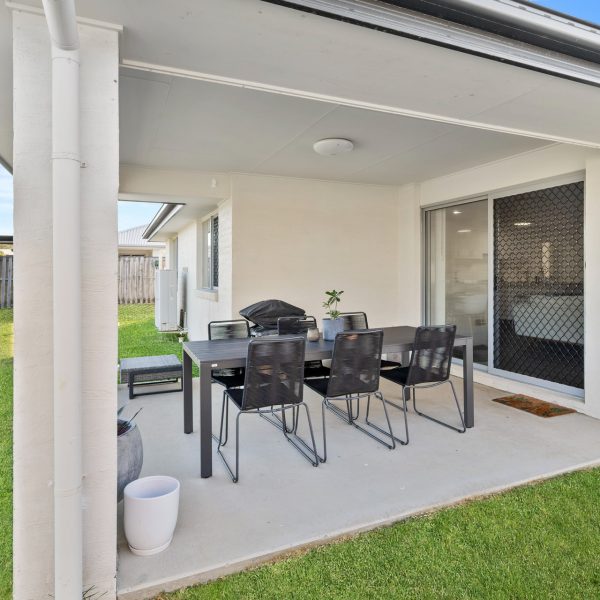 3 Eales Road, Rural View, QLD 4740 AUS
