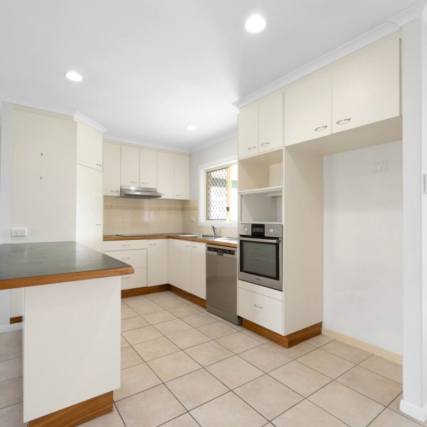 6 Highland Court, Beaconsfield, QLD 4740 AUS