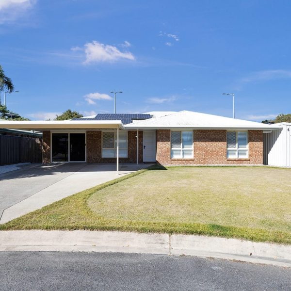 11 Hokins Court, Glenella, QLD 4740 AUS