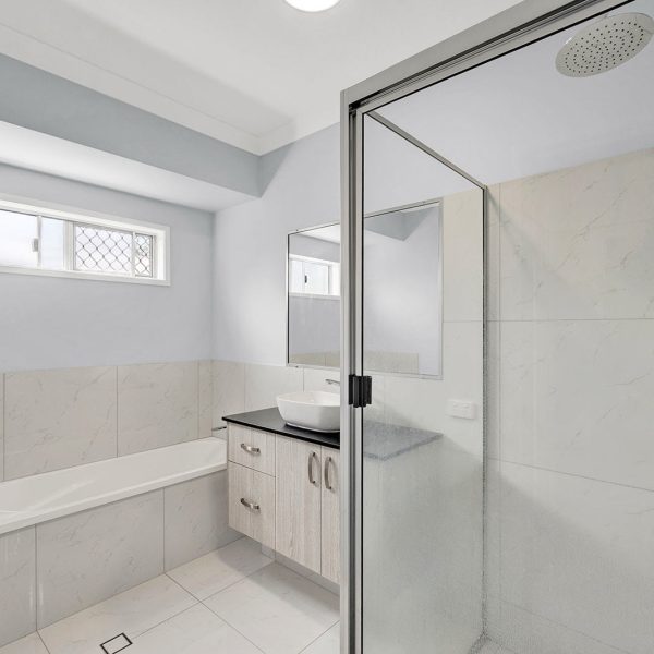38 Schapers Road, Glenella, QLD 4740 AUS
