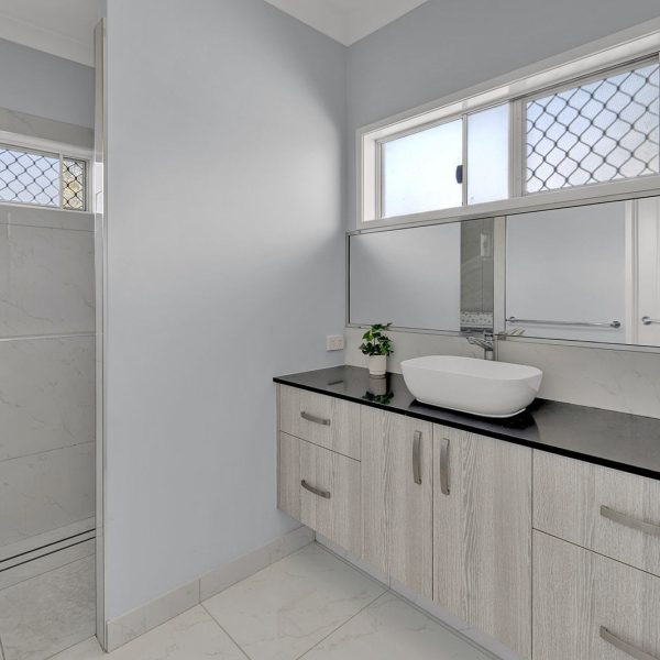 38 Schapers Road, Glenella, QLD 4740 AUS