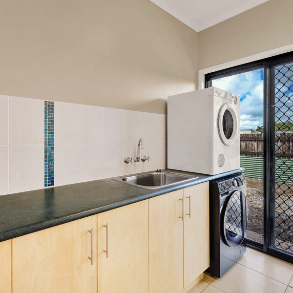 13 Pratts Road, Bakers Creek, QLD 4740 AUS