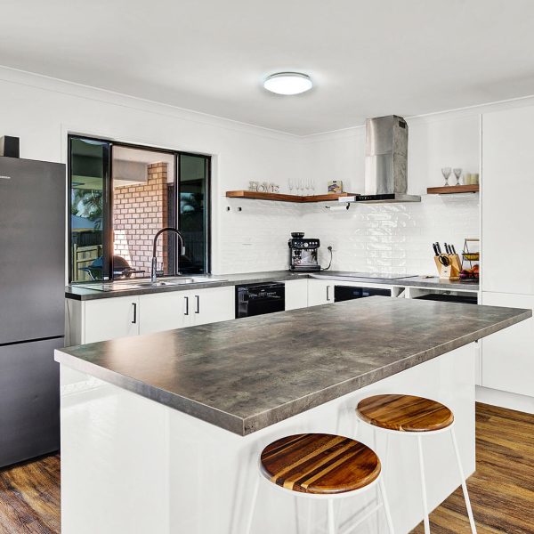24 McHugh Street, Rural View, QLD 4740 AUS