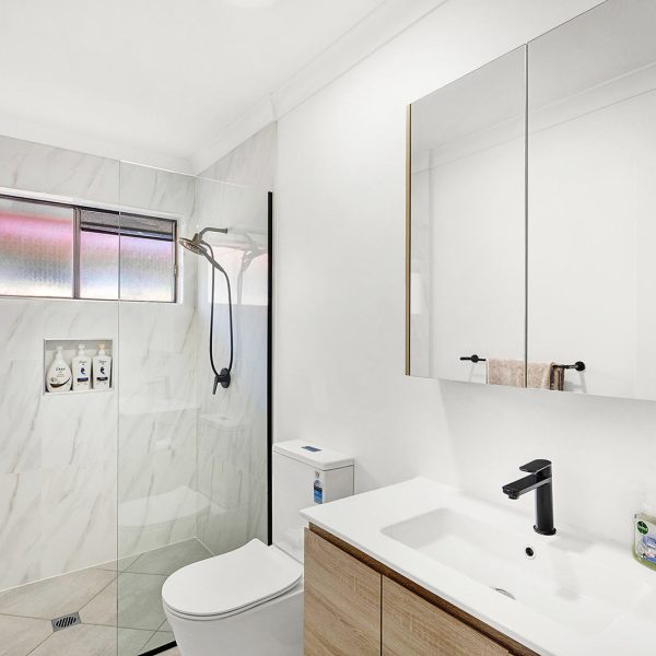 24 McHugh Street, Rural View, QLD 4740 AUS
