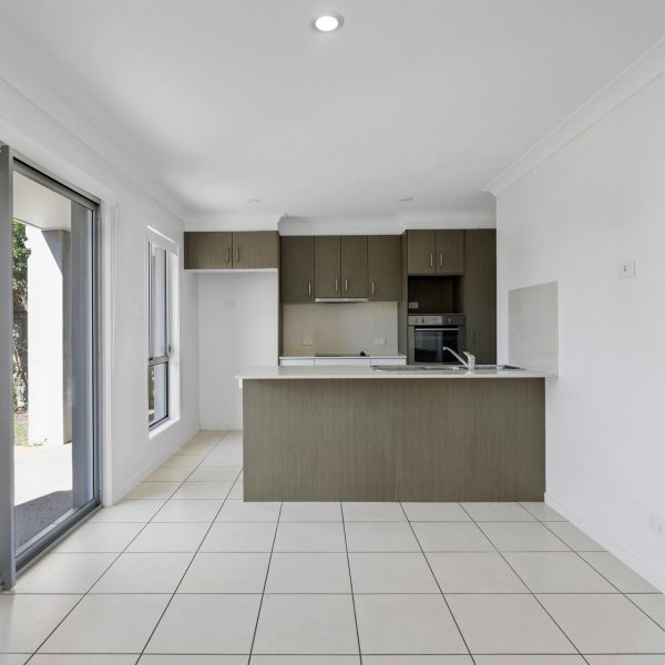 2/1 Michigan Way, Andergrove, QLD 4740 AUS