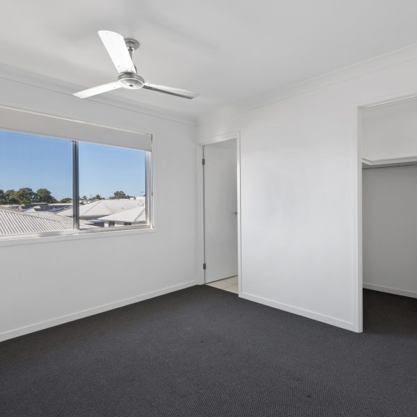 2/1 Michigan Way, Andergrove, QLD 4740 AUS