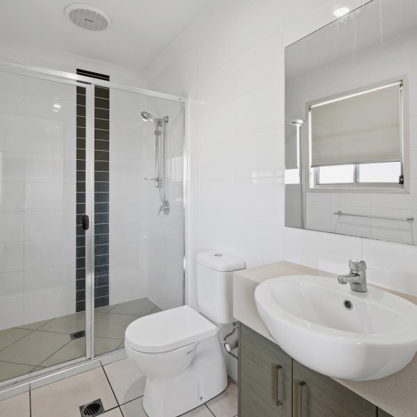 2/1 Michigan Way, Andergrove, QLD 4740 AUS