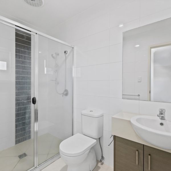 2/1 Michigan Way, Andergrove, QLD 4740 AUS