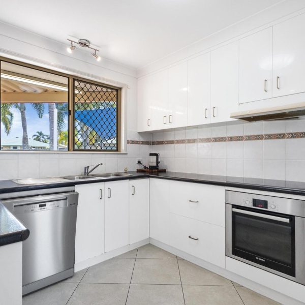 55 Pioneer Street, Glenella, QLD 4740 AUS