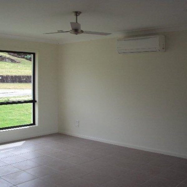 52 Cinnamon Drive, Glenella, QLD 4740 AUS