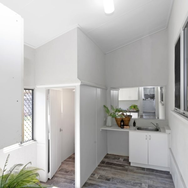 86 Holland Street, West Mackay, QLD 4740 AUS
