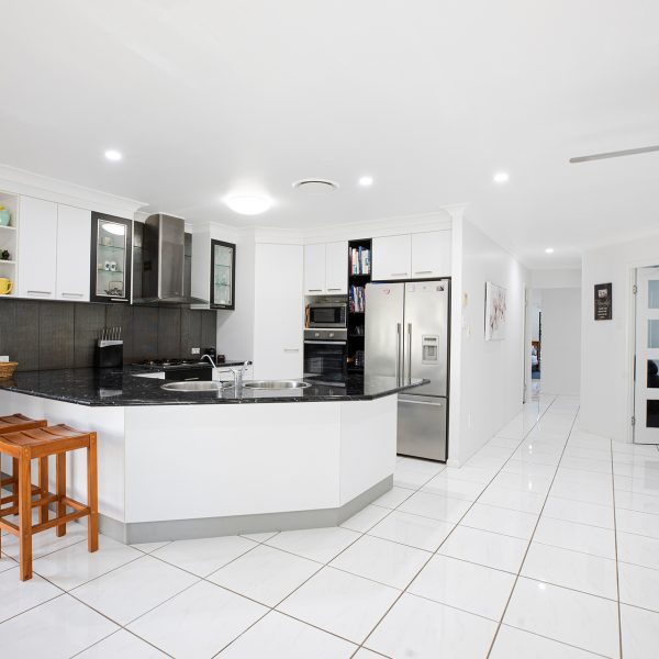 18 Bonsai Court, Glenella, QLD 4740 AUS