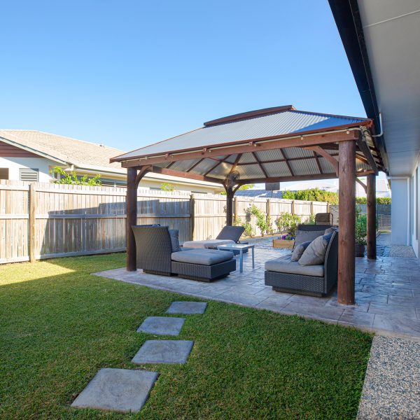 18 Bonsai Court, Glenella, QLD 4740 AUS