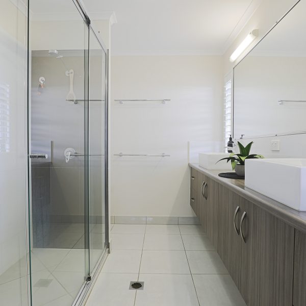 4 McIlwraith Way, Rural View, QLD 4740 AUS