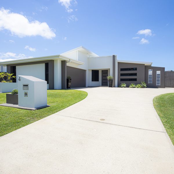 4 McIlwraith Way, Rural View, QLD 4740 AUS