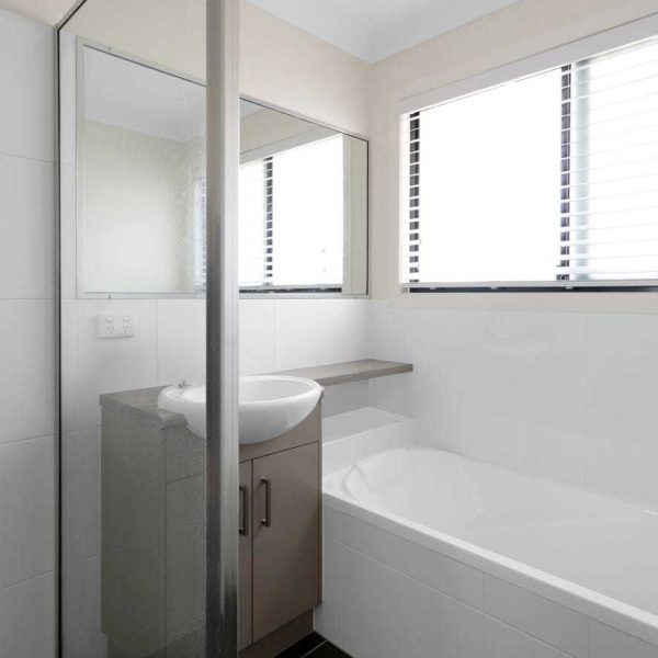 2/1 Reflection Street, Mount Pleasant, QLD 4740 AUS
